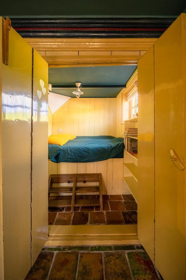 Huize Moddergat! Sleeping On The Wadden Sea. Villa Kültér fotó